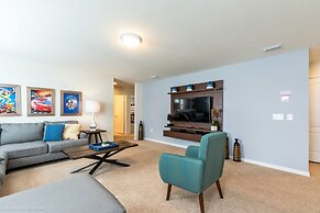 7 BD 5.5 BH Villa Game Room Pool Spa