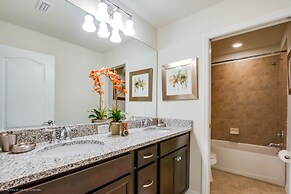 7 BD 5.5 BH Villa Game Room Pool Spa