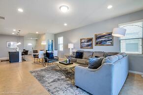 7 BD 5.5 BH Villa Game Room Pool Spa