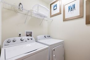 7 BD 5.5 BH Villa Game Room Pool Spa