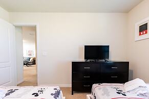 7 BD 5.5 BH Villa Game Room Pool Spa