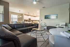 6 Bdrm 5 Bath in Solterra Resort