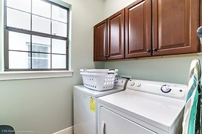 Ultimate 5 Bed 5 Ba Villa with Game Room, Pool & Spa - Ihr4021