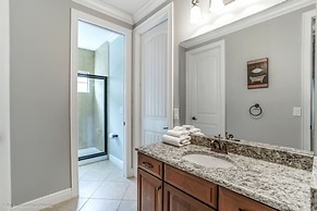 Ultimate 5 Bed 5 Ba Villa with Game Room, Pool & Spa - Ihr4021