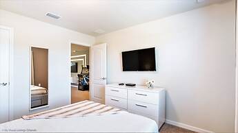 Cool and Modern 6 Bed 4 Ba Villa Game Room Pool 5445