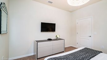 Cool and Modern 6 Bed 4 Ba Villa Game Room Pool 5445