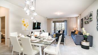 Cool and Modern 6 Bed 4 Ba Villa Game Room Pool 5445