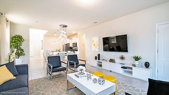 Cool and Modern 6 Bed 4 Ba Villa Game Room Pool 5445