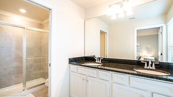 Cool and Modern 6 Bed 4 Ba Villa Game Room Pool 5445