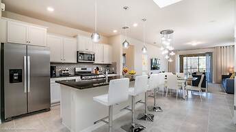 Cool and Modern 6 Bed 4 Ba Villa Game Room Pool 5445