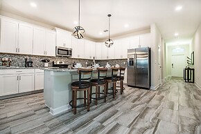 6 Bedroom Villa W Private Pool & Game Room