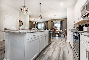 6 Bedroom Villa W Private Pool & Game Room