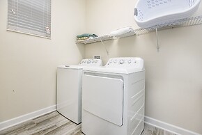 6 Bedroom Villa W Private Pool & Game Room