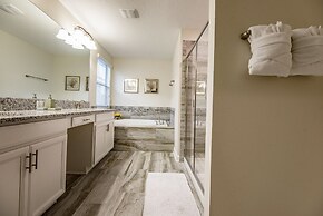 6 Bedroom Villa W Private Pool & Game Room