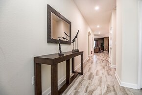 6 Bedroom Villa W Private Pool & Game Room