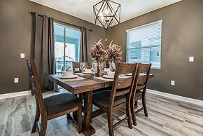 6 Bedroom Villa W Private Pool & Game Room