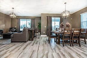 6 Bedroom Villa W Private Pool & Game Room