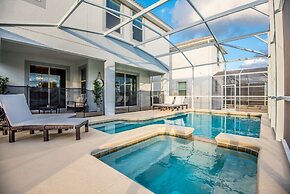 6 Bedroom Villa W Private Pool & Game Room