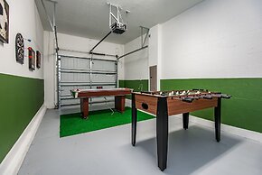 6 Bedroom Villa W Private Pool & Game Room