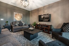 6 Bedroom Villa W Private Pool & Game Room