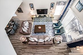 5 Bed Storey Lake Villa with Games & Pool