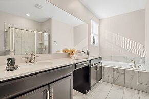 Fabulous 6 Bed Storey Lake Villa Pool & Spa 2145bmd