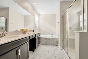 Fabulous 6 Bed Storey Lake Villa Pool & Spa 2145bmd