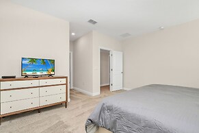 Fabulous 6 Bed Storey Lake Villa Pool & Spa 2145bmd