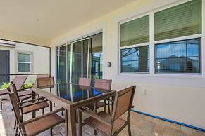 Beautiful 4 Bed With Pool & Spa