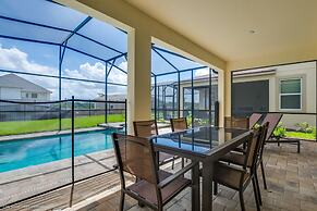 Beautiful 4 Bed With Pool & Spa