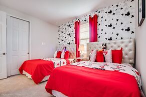 Beautiful 4 Bed With Pool & Spa