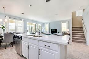 Beautiful 4 Bed With Pool & Spa