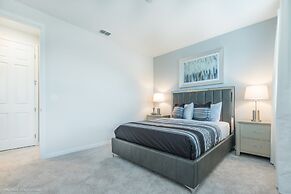 Beautiful 4 Bed With Pool & Spa