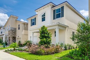 Beautiful 4 Bed With Pool & Spa