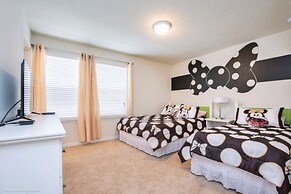 Ultimate New 8 Bedroom 6 Bathroom Windsor