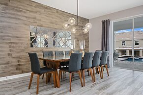 8 BD 5 BH Pool and Spa