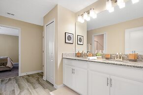 8 BD 5 BH Pool and Spa