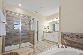 8 BD 5 BH Pool and Spa