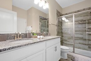 8 BD 5 BH Pool and Spa