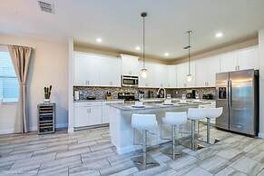 Luxury 6 Bedroom 4 Bath Home with Spa