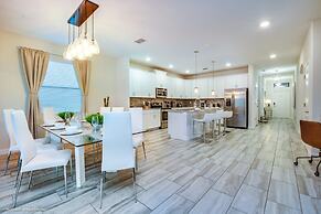 Luxury 6 Bedroom 4 Bath Home with Spa