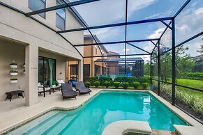 Luxury 6 Bedroom 4 Bath Home with Spa