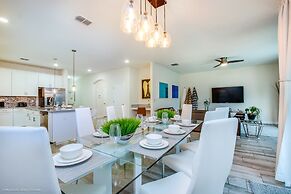 Luxury 6 Bedroom 4 Bath Home with Spa