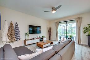 Luxury 6 Bedroom 4 Bath Home with Spa