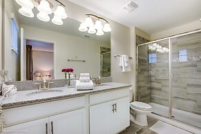 Luxury 6 Bedroom 4 Bath Home with Spa