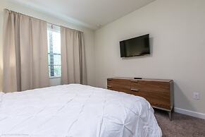 Luxury 6 Bedroom 4 Bath Home with Spa