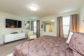 Luxury 6 Bedroom 4 Bath Home with Spa