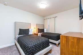 Luxury 6 Bedroom 4 Bath Home with Spa