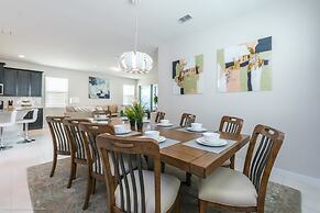 7 Bed 5 Ba Villa with Games, Pool & Spa