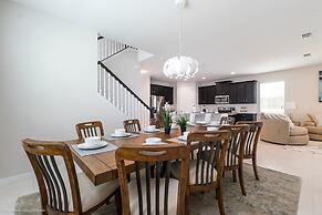 7 Bed 5 Ba Villa with Games, Pool & Spa